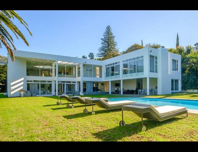6 BEDROOM HOUSE FOR SALE IN CONSTANTIA